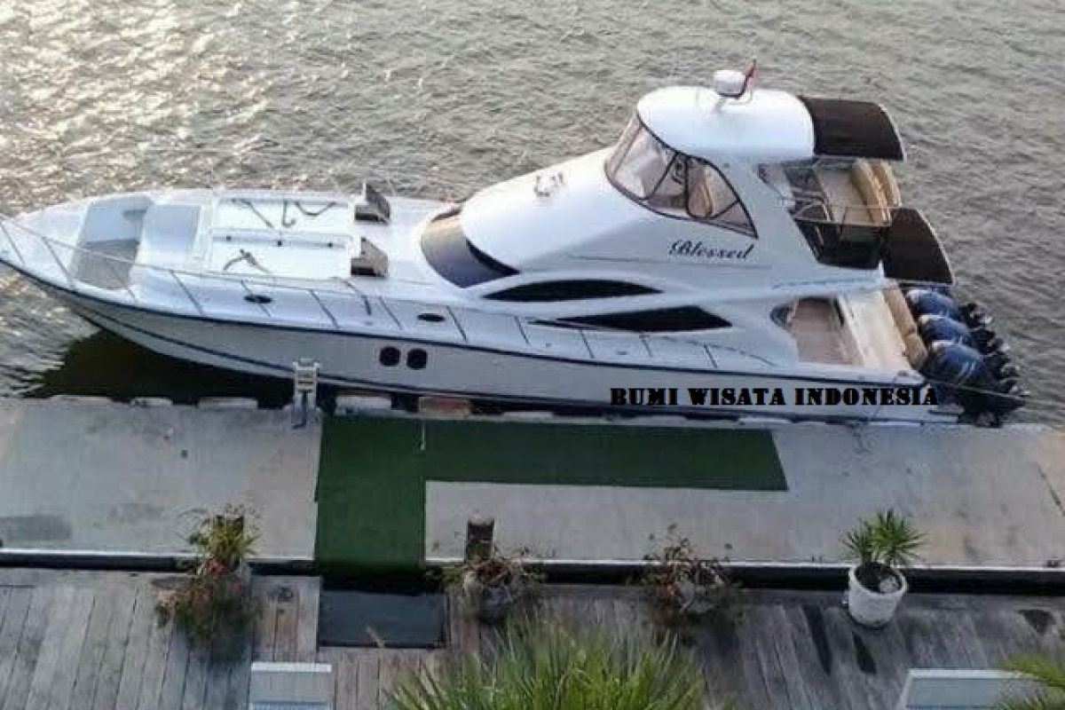 Transportasi Kapal Yacht Ke Pulau H - Pulau Tengah